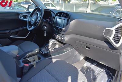 2021 Kia Soul X-Line 4dr Crossover! Rear View Camera! Blind Spot Monitor! Lane Assist! Sport Mode! Voice Activated Bluetooth! Cruise Control! 28MPG City! 33MPG Hwy! - Photo 11 - Portland, OR 97266