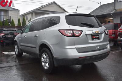 2017 Chevrolet Traverse LS  AWD 4dr SUV All Weather Floor Mats! Backup Cam! - Photo 3 - Portland, OR 97266