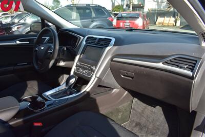 2016 Ford Fusion SE  Hybrid 4dr Sedan 44 City / 41 Highway MPG! Bluetooth! Back Up Camera! Parking Assist! - Photo 12 - Portland, OR 97266
