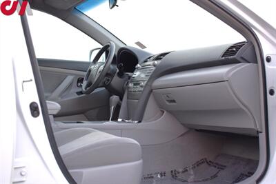 2009 Toyota Camry Hybrid  4dr Sedan! Reliable Daily Driver! 33 City Mpg! 34 Hwy Mpg! ECO Heat/Cool! Stability Control System! Cruise Control! CD/Aux-In! - Photo 24 - Portland, OR 97266