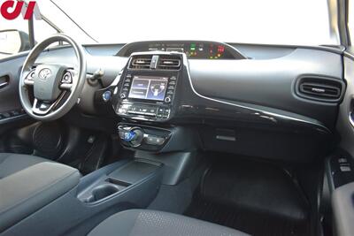 2021 Toyota Prius LE  4dr Hatchback! Excellent MPG! Adaptive Cruise Control! Lane Departure Alert! Lane Tracing Assist! Pre-Collision System w/ Pedestrian Detection! Automatic High Beams! Backup Camera! - Photo 12 - Portland, OR 97266