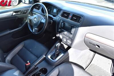 2013 Volkswagen Jetta TDI  4dr Sedan W/Premium & Navigation 30 City MPG! 42 Hwy MPG! Intelligent Crash Response System! Bluetooth! Sunroof! Heated Leather Seats! All-Weather Rubber Floor Mats! - Photo 12 - Portland, OR 97266