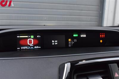2022 Toyota Prius LE  4dr Hatchback Toyota Safety Sense! Lane Assist! Collision Prevention! Backup Camera! Eco, EV, & Power Modes! - Photo 14 - Portland, OR 97266