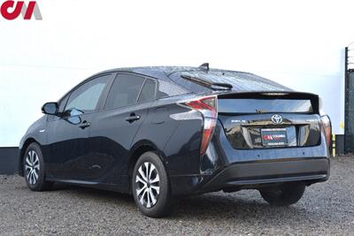 2018 Toyota Prius Three  4dr Hatchback! 54 City MPG! 50 Hwy MPG! Back Up Cam! Lane Assist & Collision Mitigation! Dynamic Radar Cruise Control! Eco & Pwr Modes! Navigation! Bluetooth! All Weather Floor Mats! - Photo 2 - Portland, OR 97266