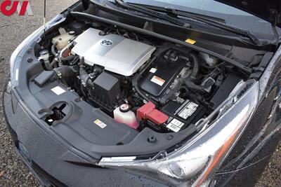 2018 Toyota Prius Three  4dr Hatchback! 54 City MPG! 50 Hwy MPG! Back Up Cam! Lane Assist & Collision Mitigation! Dynamic Radar Cruise Control! Eco & Pwr Modes! Navigation! Bluetooth! All Weather Floor Mats! - Photo 27 - Portland, OR 97266
