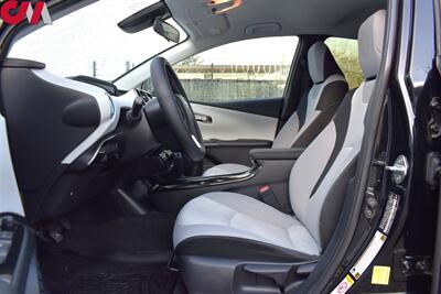 2018 Toyota Prius Three  4dr Hatchback! 54 City MPG! 50 Hwy MPG! Back Up Cam! Lane Assist & Collision Mitigation! Dynamic Radar Cruise Control! Eco & Pwr Modes! Navigation! Bluetooth! All Weather Floor Mats! - Photo 10 - Portland, OR 97266