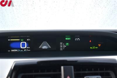 2018 Toyota Prius Three  4dr Hatchback! 54 City MPG! 50 Hwy MPG! Back Up Cam! Lane Assist & Collision Mitigation! Dynamic Radar Cruise Control! Eco & Pwr Modes! Navigation! Bluetooth! All Weather Floor Mats! - Photo 16 - Portland, OR 97266
