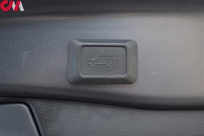 2019 Toyota RAV4 Hybrid XLE  AWD 4dr SUV**BY APPOINTMENT ONLY**Back-Up Camera! Adaptive Cruise Control! Bluetooth! EV/Eco/Sport/Normal/Trail Modes! Heated Seats! Sunroof! Power Liftgate! - Photo 30 - Portland, OR 97266