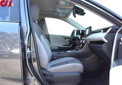 2019 Toyota RAV4 Hybrid XLE  AWD 4dr SUV**BY APPOINTMENT ONLY**Back-Up Camera! Adaptive Cruise Control! Bluetooth! EV/Eco/Sport/Normal/Trail Modes! Heated Seats! Sunroof! Power Liftgate! - Photo 27 - Portland, OR 97266