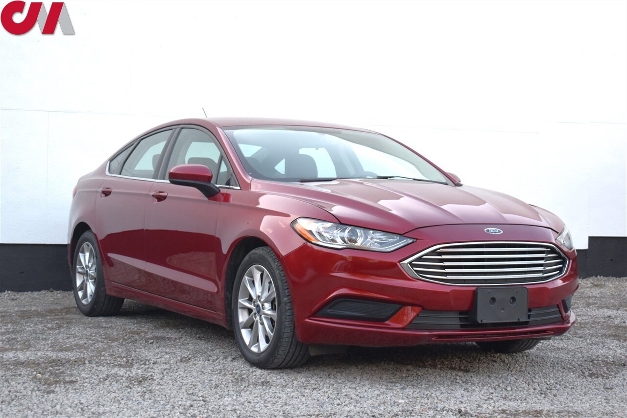 2017 Ford Fusion SE  4dr Sedan! Back Up Camera! Bluetooth/USB! Push Start! Brake Assist & Hill Hold Control! Cruise Control! - Photo 1 - Portland, OR 97266