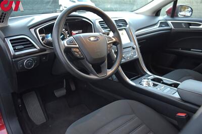 2017 Ford Fusion SE  4dr Sedan! Back Up Camera! Bluetooth/USB! Push Start! Brake Assist & Hill Hold Control! Cruise Control! - Photo 3 - Portland, OR 97266
