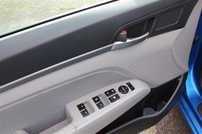 2018 Hyundai ELANTRA SEL - Photo 11 - Salem, OR 97317