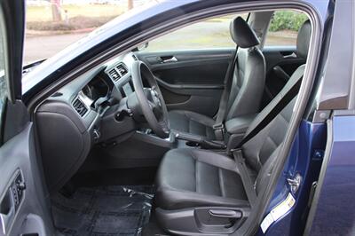 2012 Volkswagen Jetta SE PZEV   - Photo 10 - Salem, OR 97317