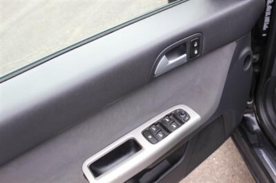 2010 Volvo S40 2.4i   - Photo 11 - Salem, OR 97317