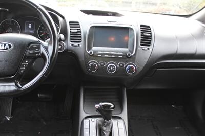 2017 Kia Forte5 EX   - Photo 14 - Salem, OR 97317