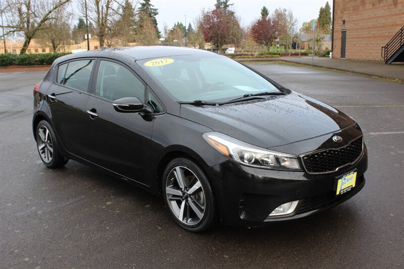 2017 Kia Forte5 EX  