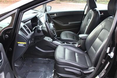2017 Kia Forte5 EX   - Photo 10 - Salem, OR 97317