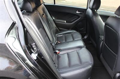 2017 Kia Forte5 EX   - Photo 16 - Salem, OR 97317