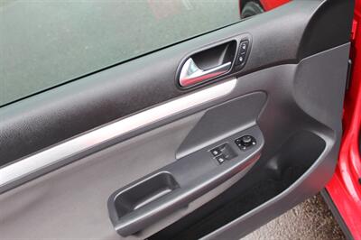 2009 Volkswagen GTI Base PZEV   - Photo 11 - Salem, OR 97317