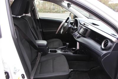 2017 Toyota RAV4 LE - Photo 18 - Salem, OR 97317