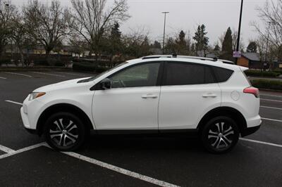 2017 Toyota RAV4 LE - Photo 7 - Salem, OR 97317