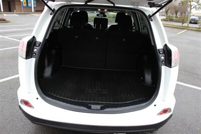 2017 Toyota RAV4 LE - Photo 15 - Salem, OR 97317