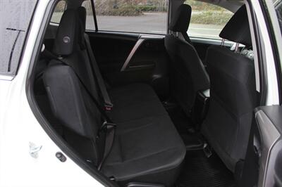2017 Toyota RAV4 LE - Photo 16 - Salem, OR 97317
