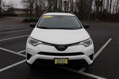 2017 Toyota RAV4 LE - Photo 6 - Salem, OR 97317