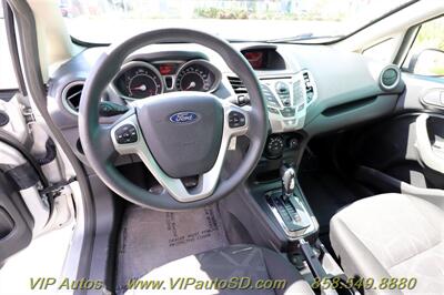 2011 Ford Fiesta SE   - Photo 15 - San Diego, CA 92104