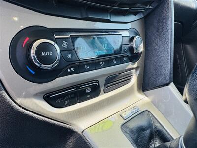 2012 Ford Focus SEL   - Photo 10 - San Diego, CA 92115