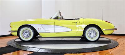 1960 Chevrolet Corvette   - Photo 11 - Springfield, OH 45503