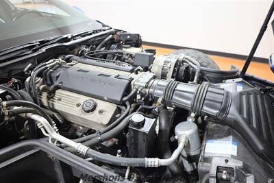 1992 Chevrolet Corvette   - Photo 14 - Springfield, OH 45503