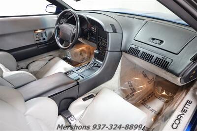 1992 Chevrolet Corvette   - Photo 12 - Springfield, OH 45503
