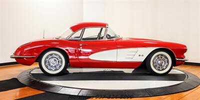 1959 Chevrolet Corvette   - Photo 12 - Springfield, OH 45503