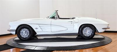 1961 Chevrolet Corvette   - Photo 6 - Springfield, OH 45503