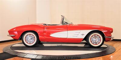 1961 Chevrolet Corvette   - Photo 8 - Springfield, OH 45503