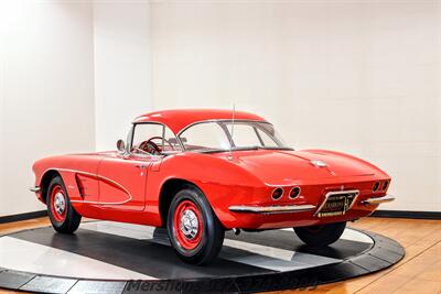 1961 Chevrolet Corvette   - Photo 10 - Springfield, OH 45503