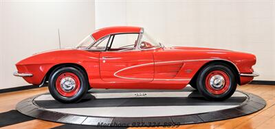 1961 Chevrolet Corvette   - Photo 14 - Springfield, OH 45503