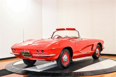 1961 Chevrolet Corvette   - Photo 8 - Springfield, OH 45503