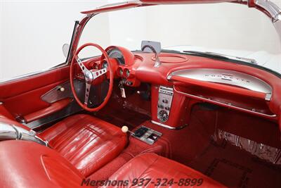 1960 Chevrolet Corvette   - Photo 11 - Springfield, OH 45503