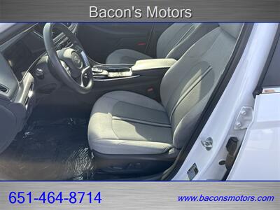 2021 Hyundai Sonata SEL   - Photo 11 - Forest Lake, MN 55025
