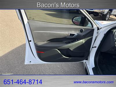 2021 Hyundai Sonata SEL   - Photo 10 - Forest Lake, MN 55025