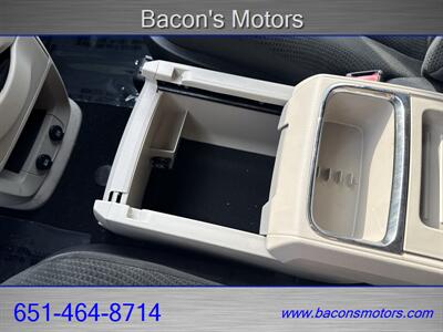 2016 Chrysler Town & Country Touring   - Photo 28 - Forest Lake, MN 55025