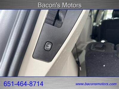 2016 Chrysler Town & Country Touring   - Photo 14 - Forest Lake, MN 55025