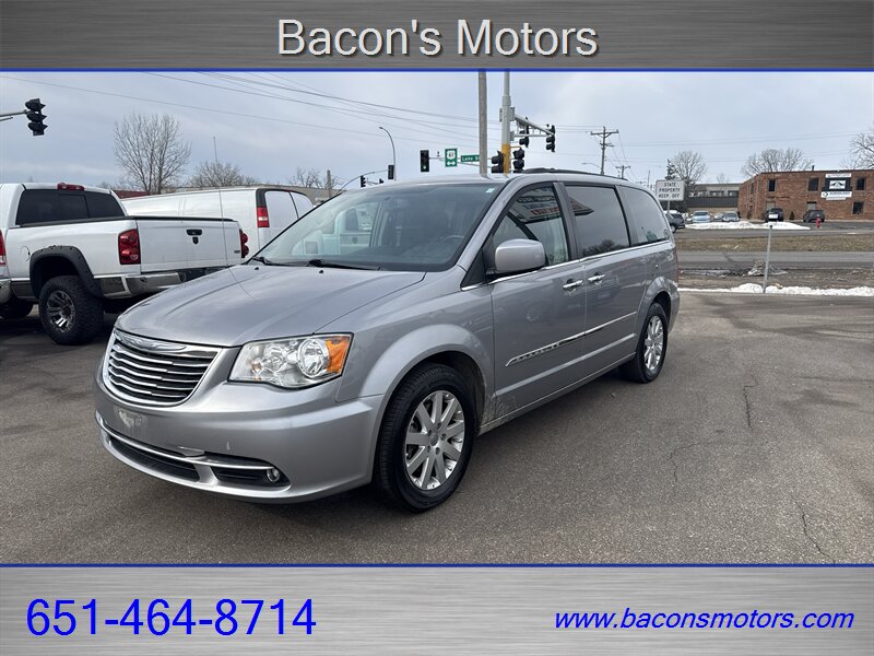 2016 Chrysler Town & Country Touring  