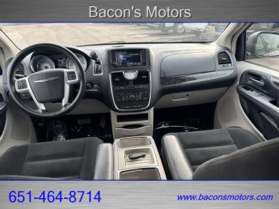2016 Chrysler Town & Country Touring   - Photo 19 - Forest Lake, MN 55025