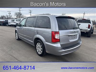 2016 Chrysler Town & Country Touring   - Photo 7 - Forest Lake, MN 55025