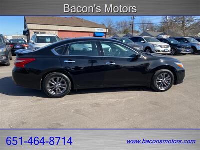 2018 Nissan Altima 2.5 S   - Photo 4 - Forest Lake, MN 55025