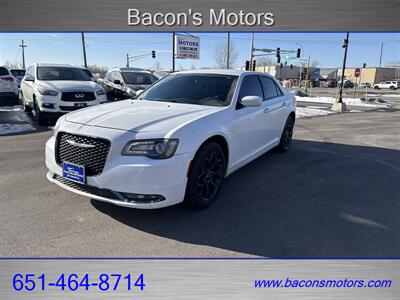 2020 Chrysler 300 Series S   - Photo 1 - Forest Lake, MN 55025