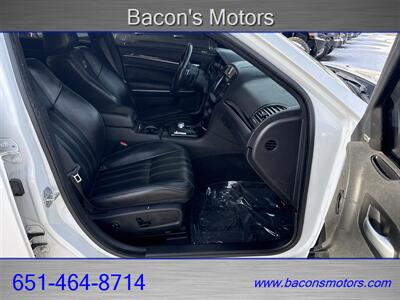2020 Chrysler 300 Series S   - Photo 14 - Forest Lake, MN 55025